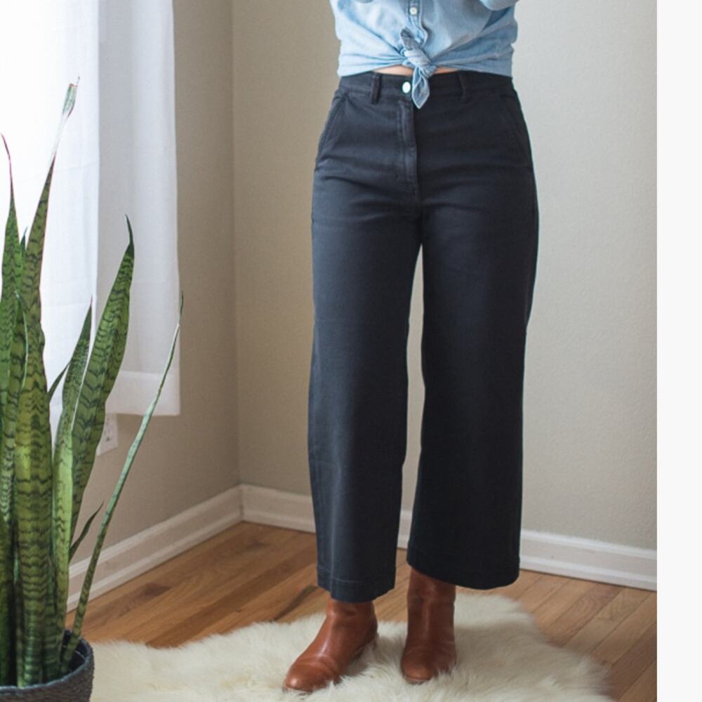 Everlane Regular Wide Leg Crop Pants in Washed Black 6